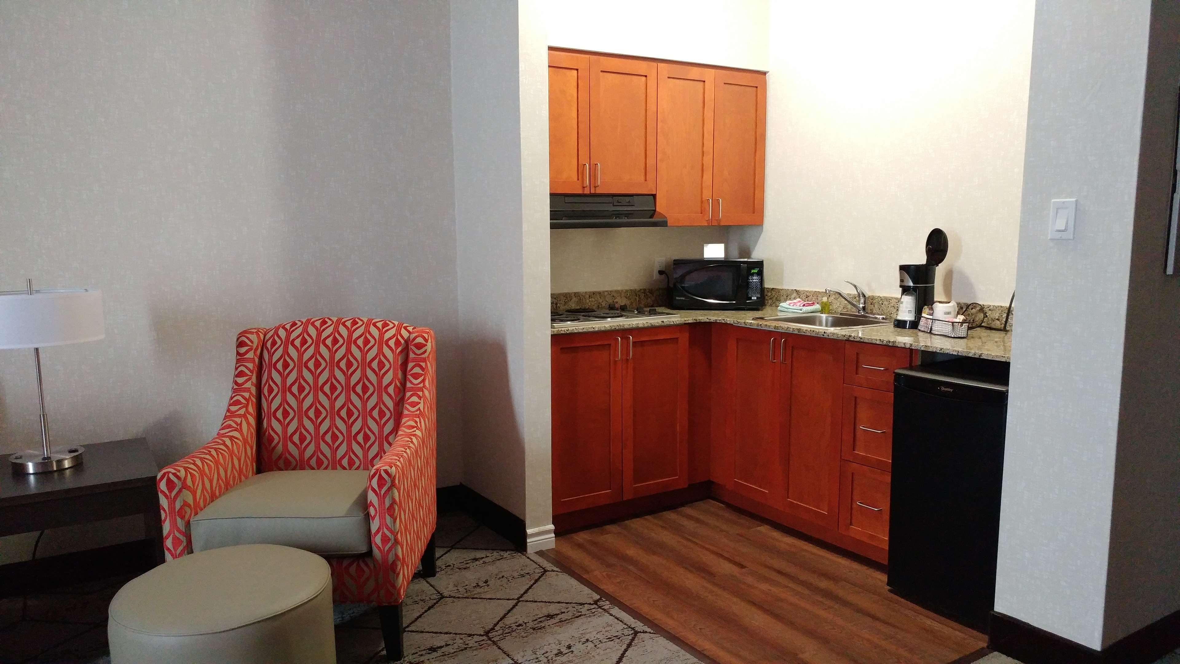 Best Western Plus Rose City Suites Уэлленд Экстерьер фото