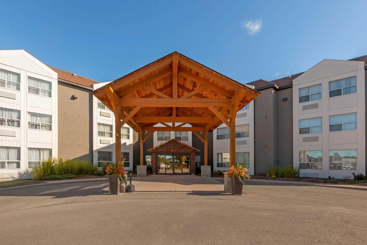 Best Western Plus Rose City Suites Уэлленд Экстерьер фото