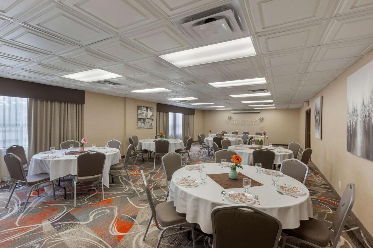 Best Western Plus Rose City Suites Уэлленд Экстерьер фото