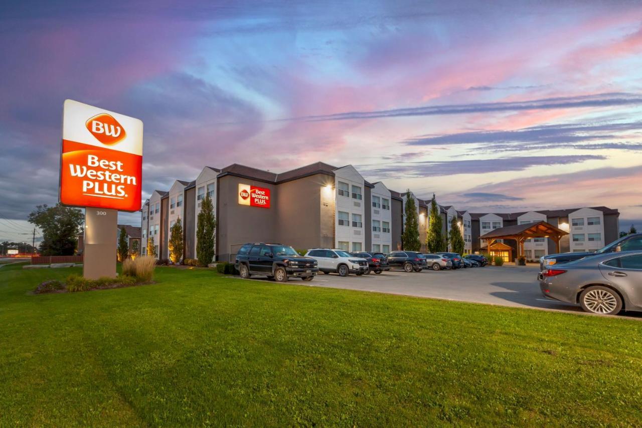 Best Western Plus Rose City Suites Уэлленд Экстерьер фото