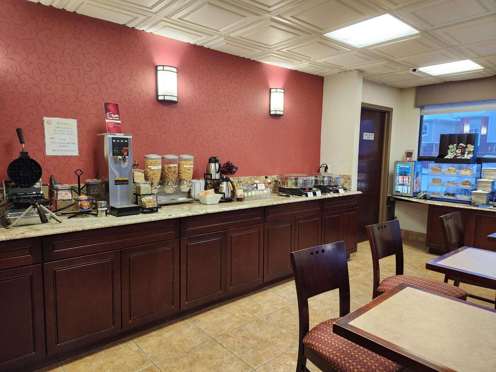 Best Western Plus Rose City Suites Уэлленд Экстерьер фото